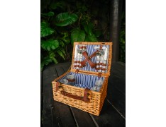 Picnic Basket – Classic Wicker Edition